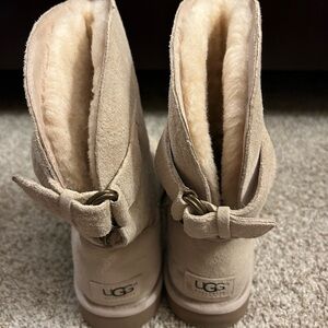 Like New, Barely Worn - UGG - Women’s - Remora Boots - Size 8